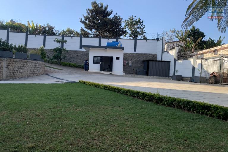 Vente d'une villa F6 meublée de standing à Iavoloha Mandrimena