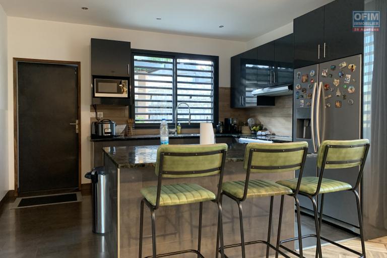 Une villa F6 meublée de standing à Iavoloha Mandrimena