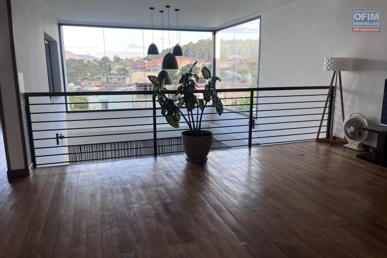 Vente d'une villa F6 meublée de standing à Iavoloha Mandrimena