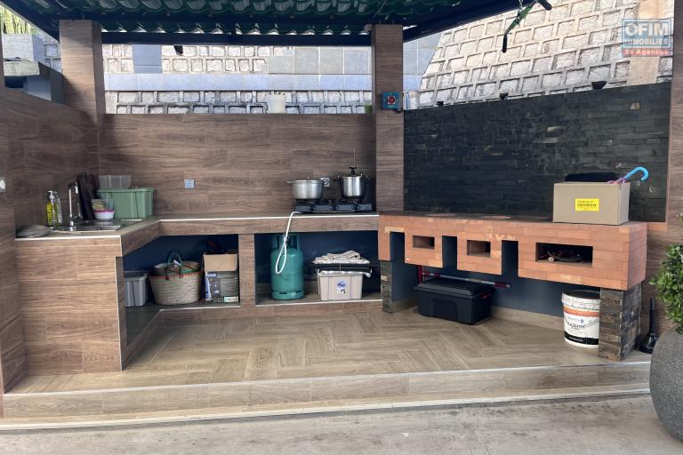 Une villa F6 meublée de standing à Iavoloha Mandrimena