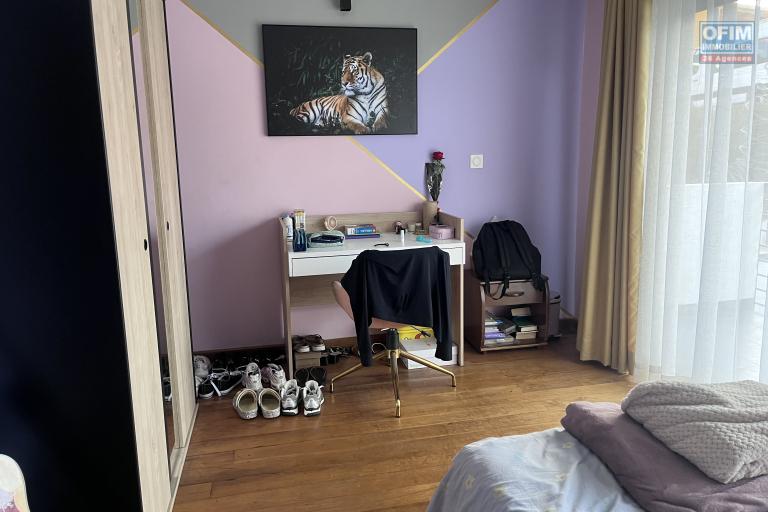 Vente d'une villa F6 meublée de standing à Iavoloha Mandrimena