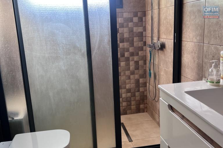 Une villa F6 meublée de standing à Iavoloha Mandrimena