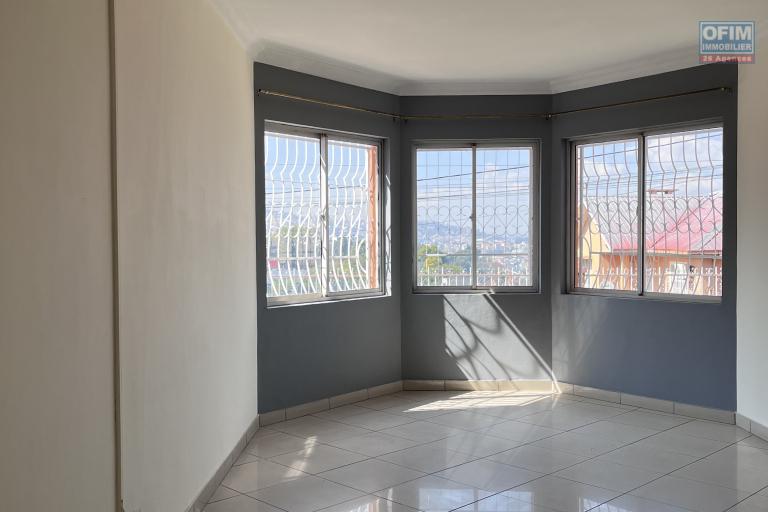 Une villa F4 dans une résidence sécurisée à Ambatobe