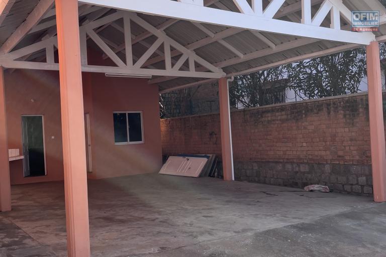 Une villa F4 dans une résidence sécurisée à Ambatobe