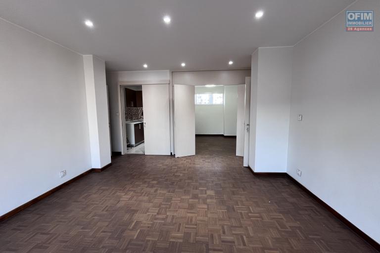 Un appartement T3 en plein centre ville sécurisé à Analakely
