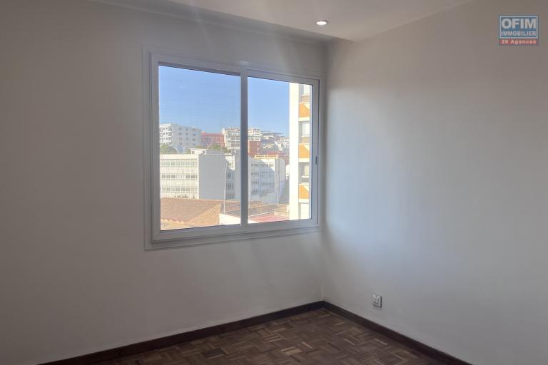 Un appartement T3 en plein centre ville sécurisé à Analakely