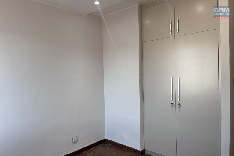 Un appartement T3 en plein centre ville sécurisé à Analakely