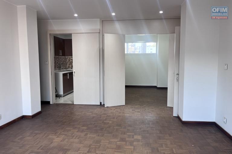 Un appartement T3 en plein centre ville sécurisé à Analakely