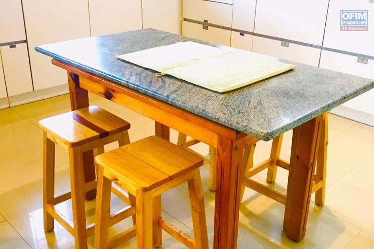 Un appartement T3 meublé au rez de jardin à Ambatobe
