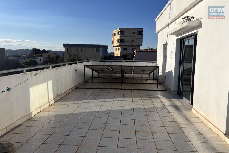 &Agrave; louer un ensemble de deux maisons neuves &agrave; Ambohimangakely
