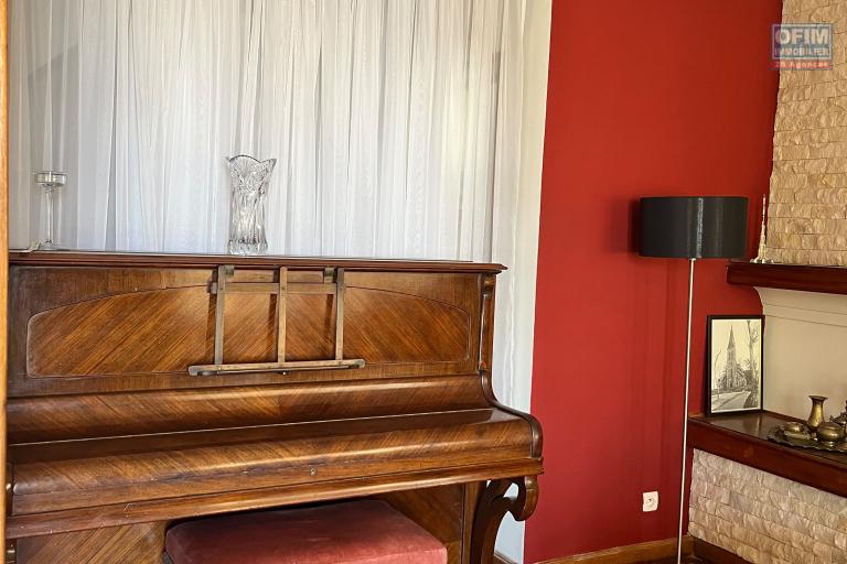 Une villa F4 semi meublée avec jardin à Alasora