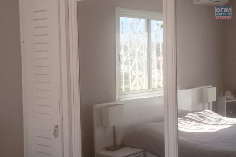 Une villa F4 semi meublée avec jardin à Alasora