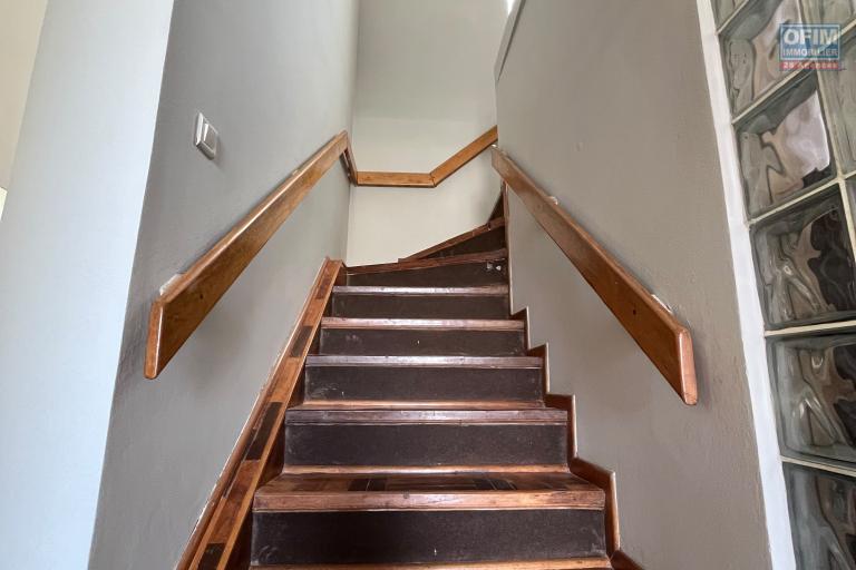 Une villa F4 semi meublée avec jardin à Alasora