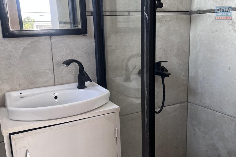 Une villa F5 &agrave; &eacute;tage avec vue d&eacute;gag&eacute;e &agrave; Talatamaty Faralaza