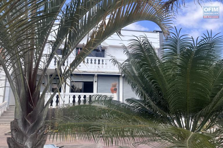 Une villa F5 &agrave; &eacute;tage avec vue d&eacute;gag&eacute;e &agrave; Talatamaty Faralaza