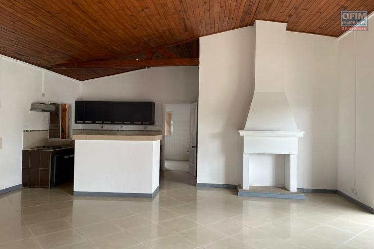 Une villa basse F4 à Ambohijanahary Manerinerina