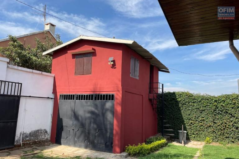 Une villa basse F4 à Ambohijanahary Manerinerina