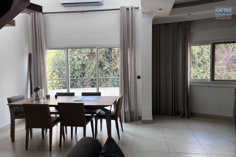 Un appartement T5 meublé en duplex à Androhibe