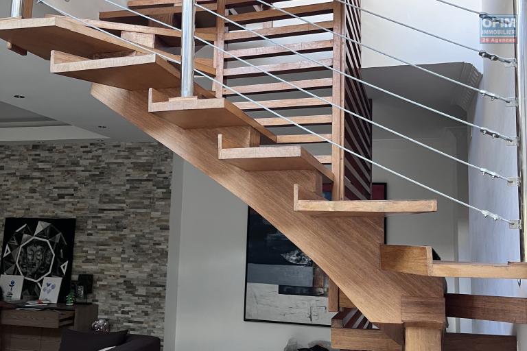 Un appartement T5 meublé en duplex à Androhibe