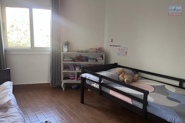 Un appartement T5 meublé en duplex à Androhibe