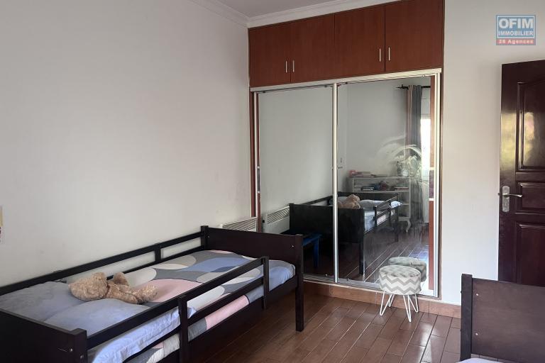 Un appartement T5 meublé en duplex à Androhibe