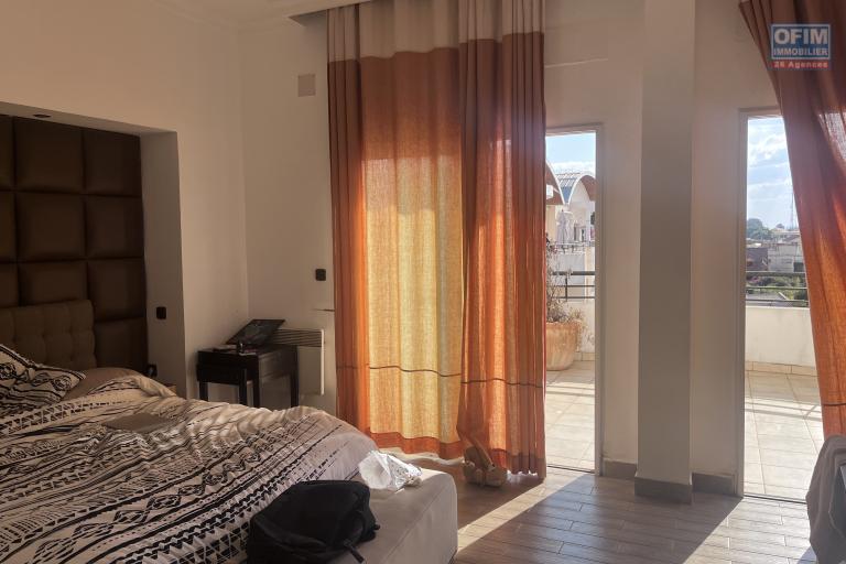 Un appartement T5 meublé en duplex à Androhibe