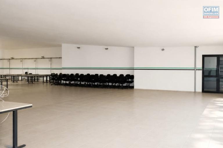 Un bureau de 3 500m2 sur 2 niveaux R+1 et R+2 sur la Digue Andohatapenaka