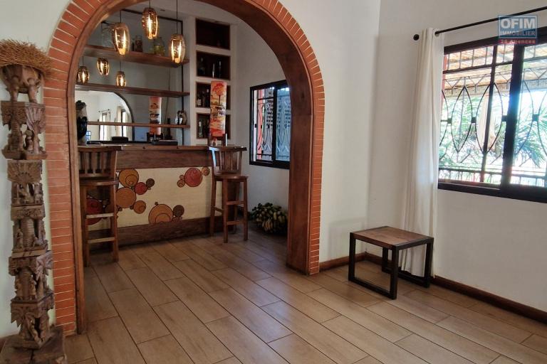 Une villa F4 meublée avec piscine à Analamahitsy Ilafy
