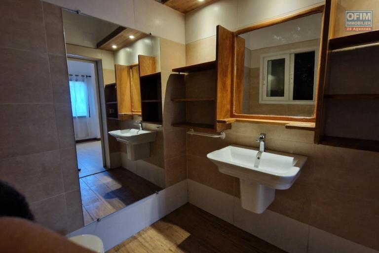 Une villa F4 meublée avec piscine à Analamahitsy Ilafy
