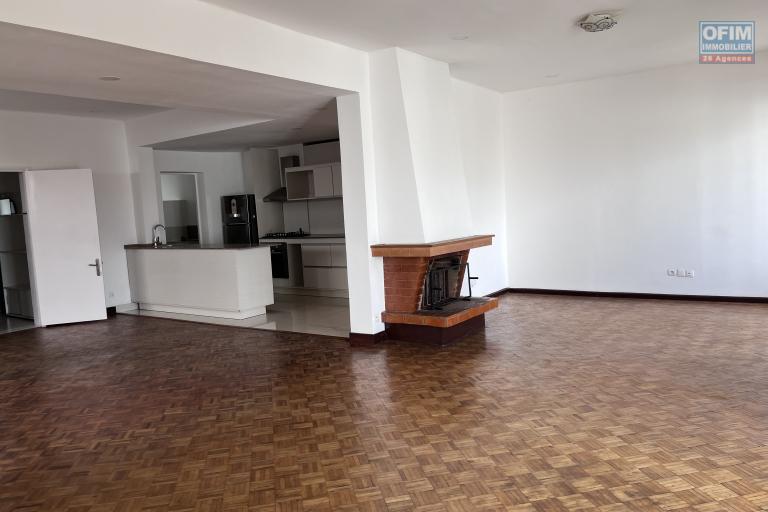 Une villa F5 avec jardin à Androhibe