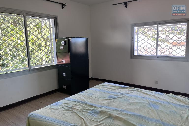 Une belle villa F6 à Ambatobe tout près du Lycée Français
