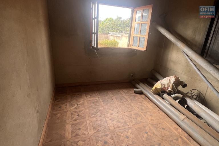 A VENDRE- Villa basse à terminer à Lohanosy Ambohijanaka Nord - Chambre 3