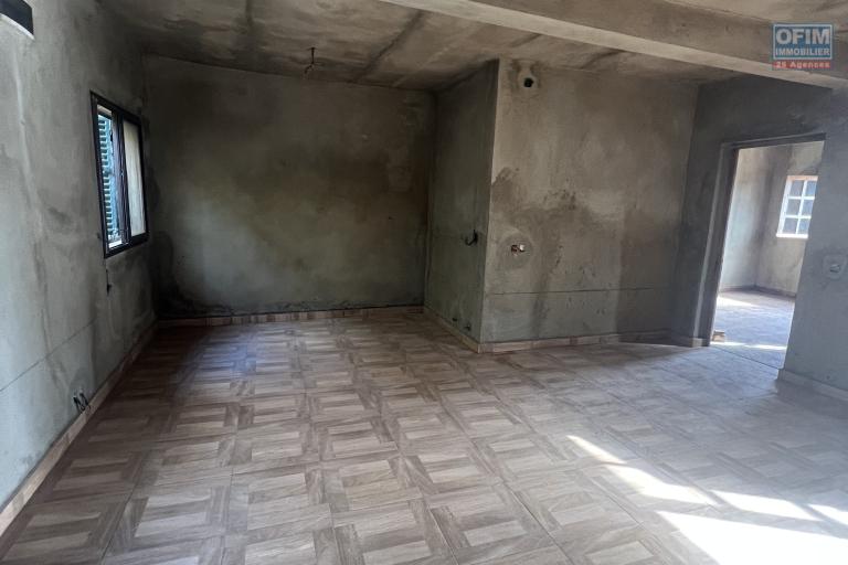 A VENDRE- Villa basse à terminer à Lohanosy Ambohijanaka Nord - Living