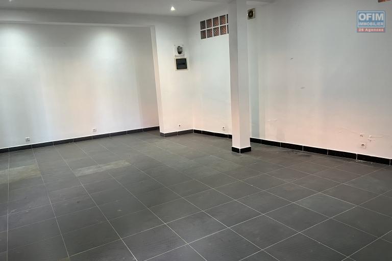 &Agrave; LOUER &ndash; Local commercial de 46 m2 &agrave; Ambodivona- Tana Water Front