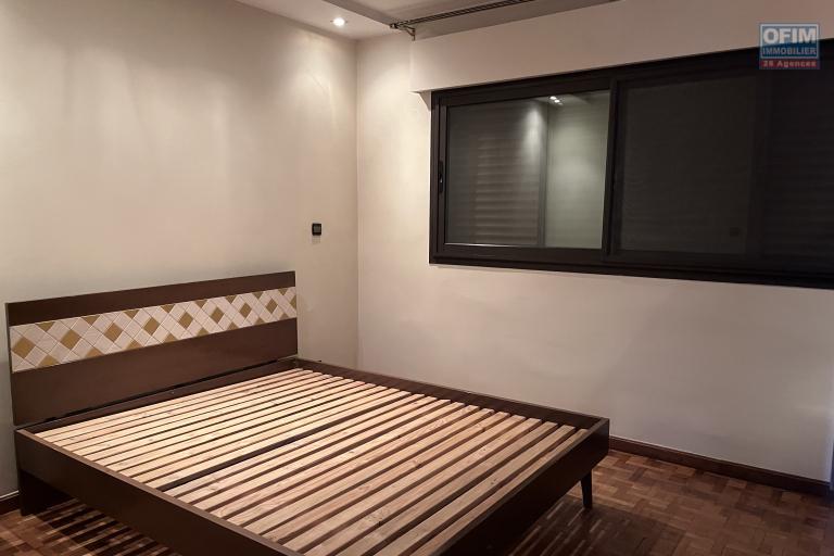 Un appartement T3 s&eacute;curis&eacute; &agrave; Alarobia Ivandry