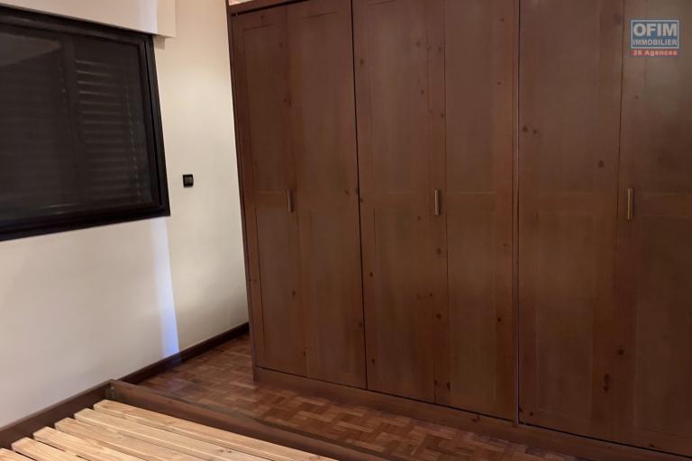 Un appartement T3 s&eacute;curis&eacute; &agrave; Alarobia Ivandry