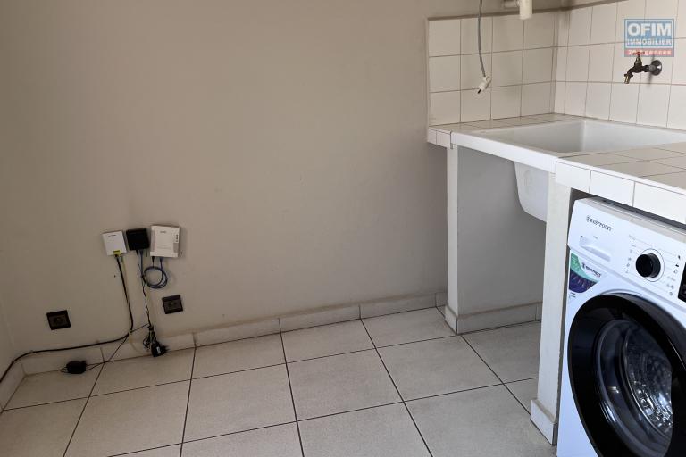 Un appartement T3 s&eacute;curis&eacute; &agrave; Alarobia Ivandry
