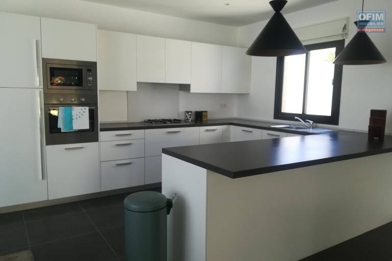 Une villa F6 meublée ou non meublée à Analamahtsy Andrononobe