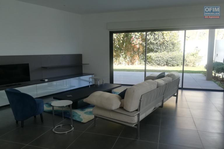 Une villa F6 meublée ou non meublée à Analamahtsy Andrononobe