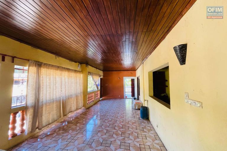 Grande propriété à Majunga : 400 m² habitables sur 1 200 m² de terrain