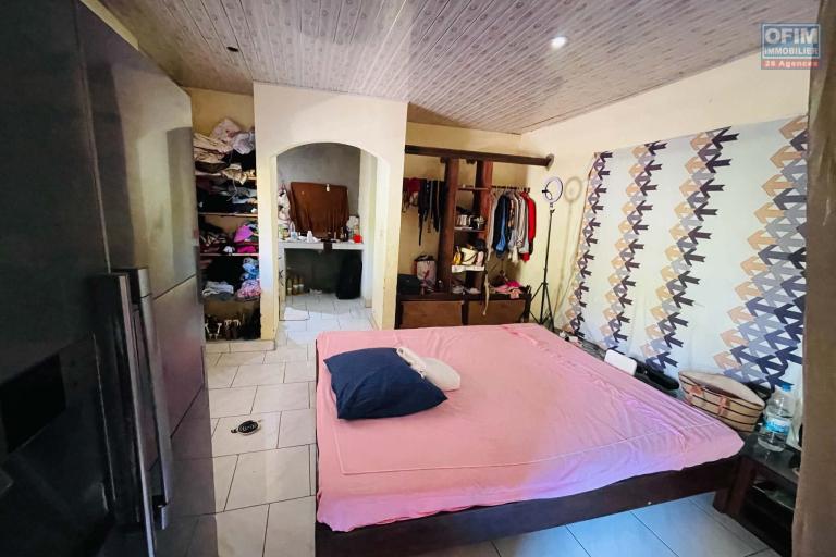 Vente Maison / Villa MAJUNGA (MAHAJUNGA) – photo 9 sur 9 – chambre parentale avec toilette