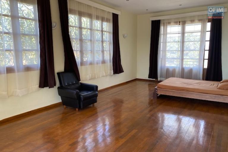 Une villa F5 meublée Nanisana