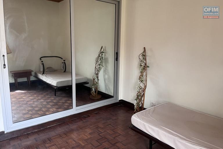 Vente d'une villa F6 dans une r&eacute;sidence s&eacute;curis&eacute;e &agrave; Tanjombato