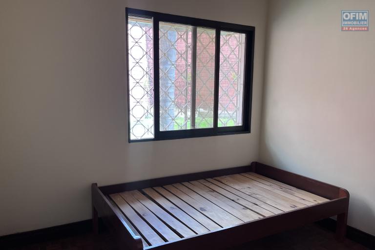 Vente d'une villa F6 dans une r&eacute;sidence s&eacute;curis&eacute;e &agrave; Tanjombato