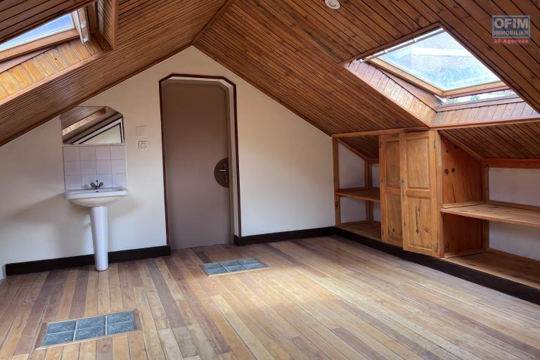 Vente d'une villa F6 dans une r&eacute;sidence s&eacute;curis&eacute;e &agrave; Tanjombato
