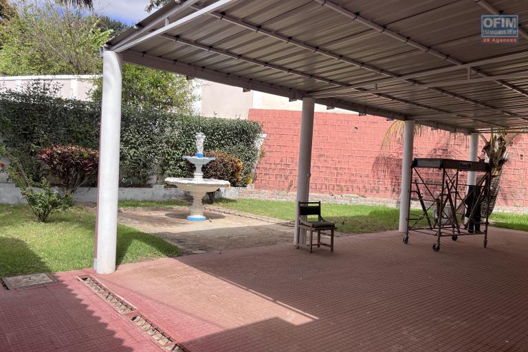 Vente d'une villa F6 dans une r&eacute;sidence s&eacute;curis&eacute;e &agrave; Tanjombato