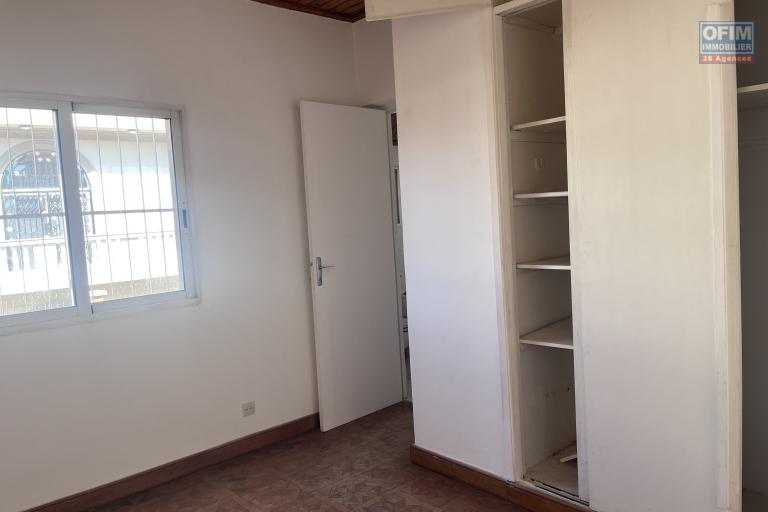 Location Maison / Villa ANTANANARIVO (TANANARIVE) – photo 19 sur 22 – Chambre