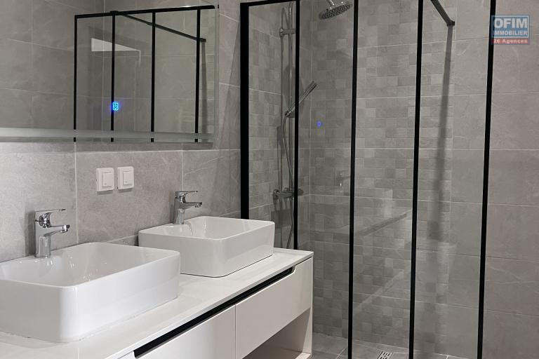 En location un grand appartement T4 en duplex à Ivandry