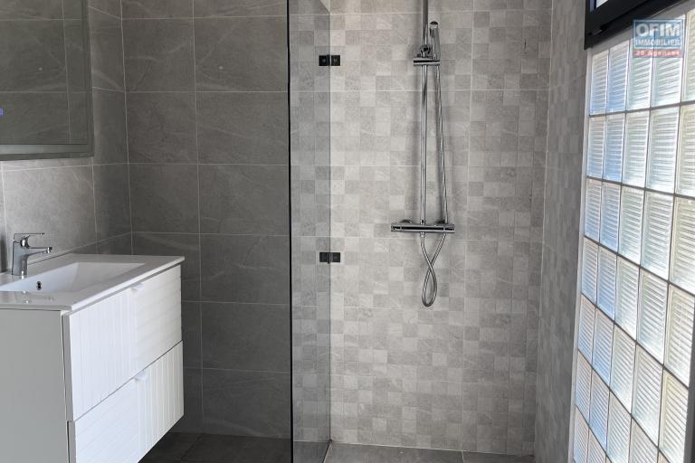 En location un grand appartement T4 en duplex à Ivandry