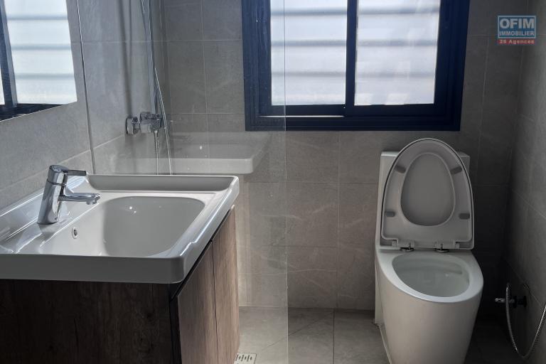 En location un grand appartement T4 en duplex à Ivandry